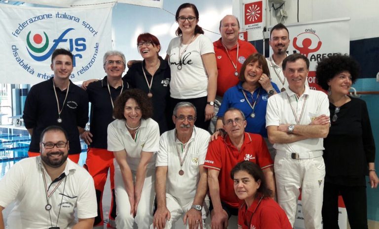 Nuoto con il Vharese: divertimento puro! Nuoto con il Vharese: divertimento puro!