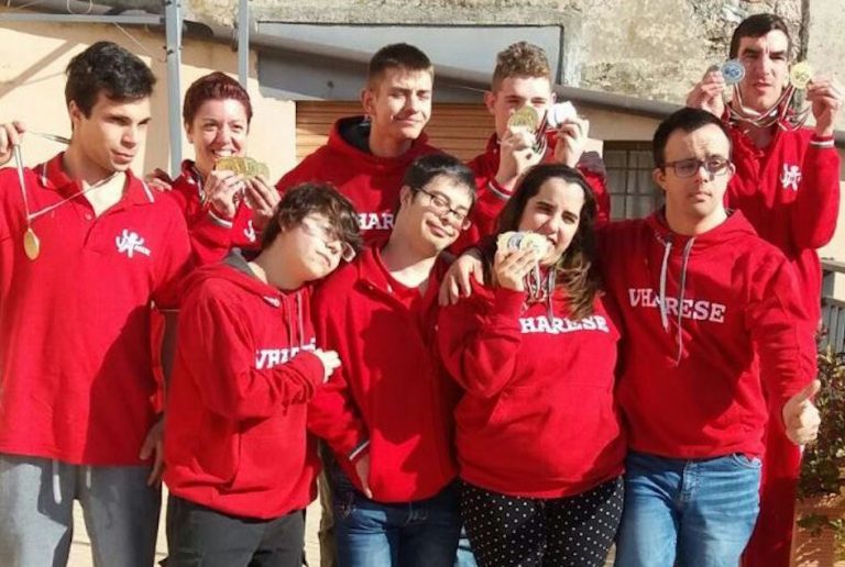“Con il Vharese si nuota”, domenica a Sesto Calende