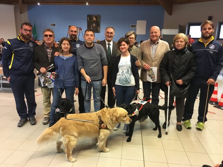 Scuola con la esse maiuscola: non vedenti e cani guida, al Curìe di Tradate