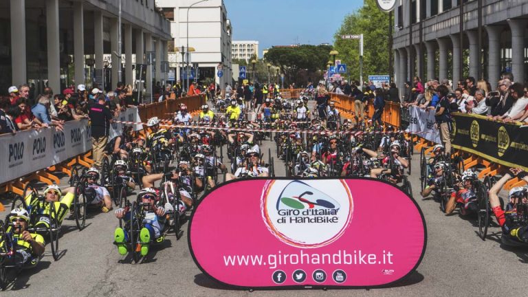 Giro d’Italia handbike 2018: in 100 alla 1a tappa di Abano Terme Giro d’Italia handbike 2018: in 100 alla 1a tappa di Abano Terme