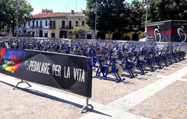 A Inzago “Pedalare per la vita” in sella per “Eyes in the dark”