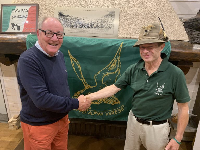Alpini e La Casa di Paolo travolti dalla Varese più bella
